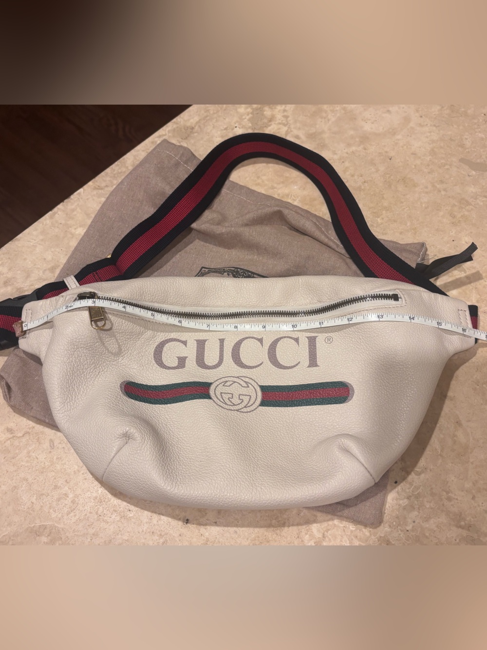 COA Authentic Gucci Unisex Large Bum Bag - Pristine Condition - Picture 5 of 10